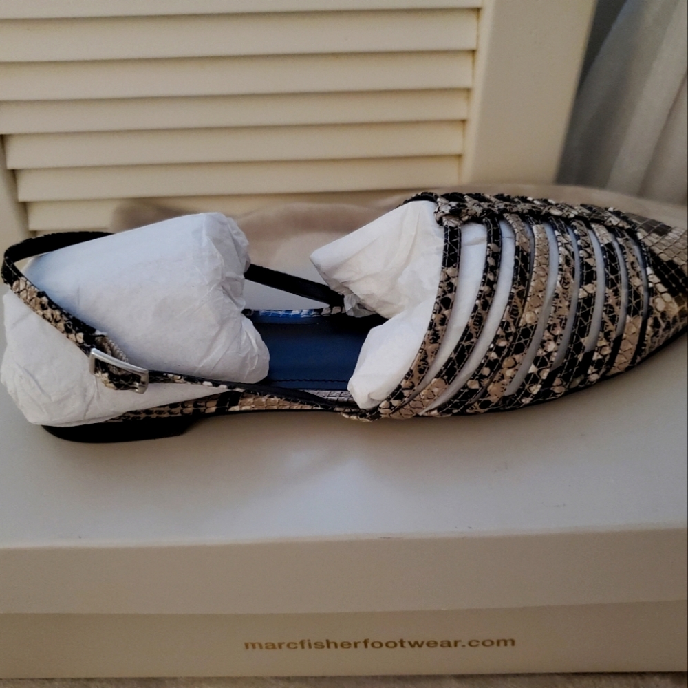 NEW Sandal